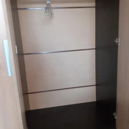 Toni's Place Apartment